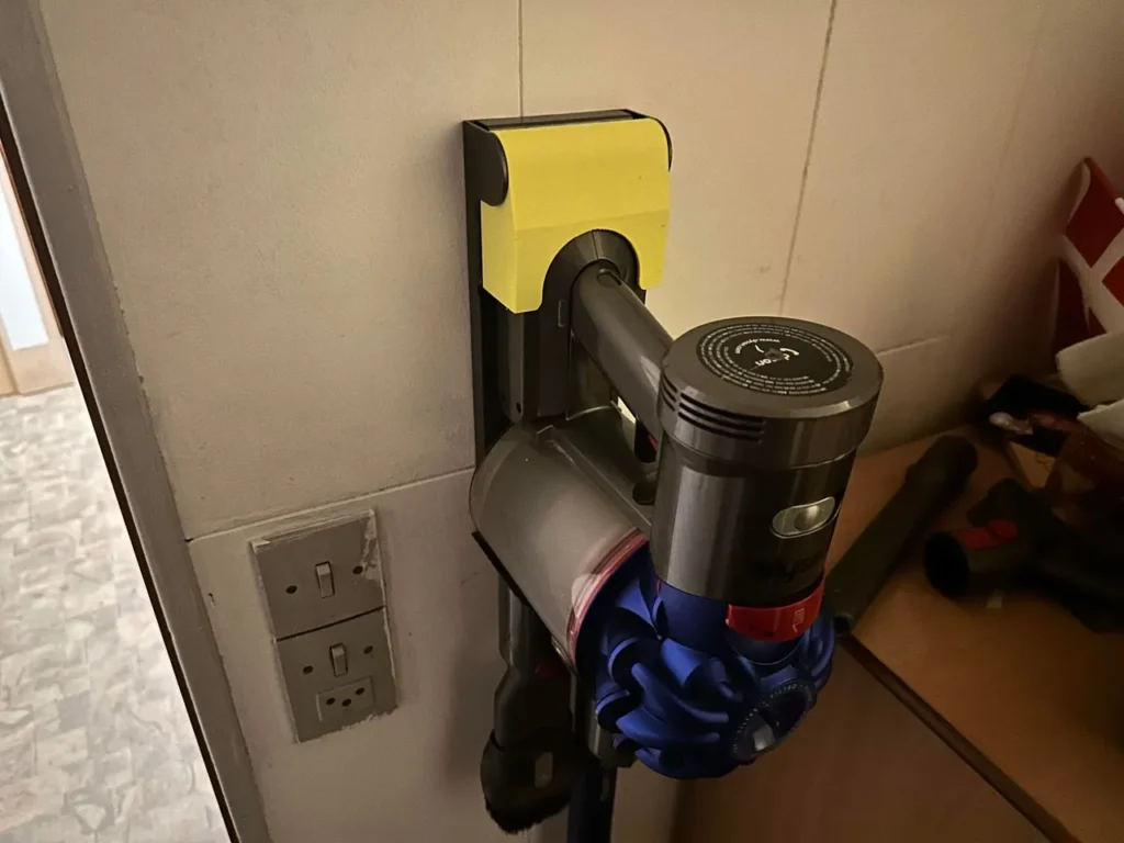 STL Suporte Aspirador Dyson V8 Parede